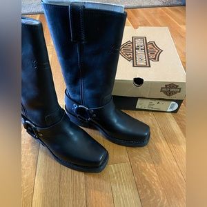 Pair of nearly new Hustin Harley Davidson black dingo boots. Size 6